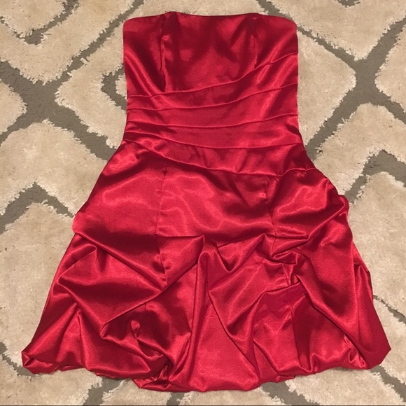 Red Strapless Jessica McClintock Prom Dress - Picture 1 of 4